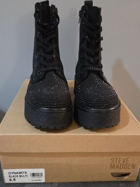 NEW!🔥Steve Madden Black Rhinestone Platform Lace-Up Boots